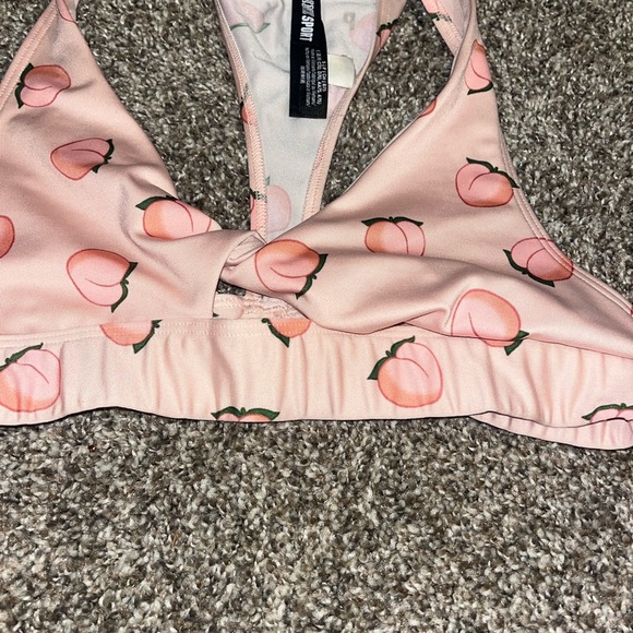 PINK Victoria's Secret Peach Print Bra - Picture 2 of 6